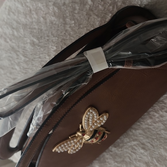 PEARL BEE Vegan Leather Clutch - Picture 4 of 5